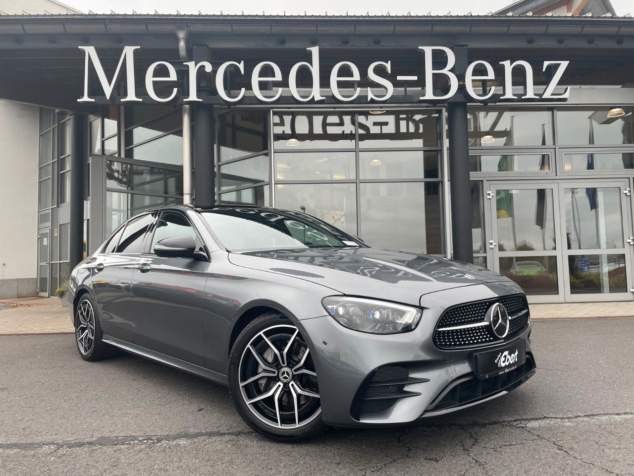 Mercedes-Benz E 220 d AMG+MBeam+Pano+Distr+R-Kamera - سيدان: صورة 1 Mercedes-Benz E 220 d AMG+MBeam+Pano+Distr+R-Kamera - سيدان: صورة 1