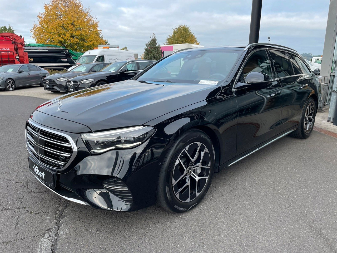 Mercedes-Benz E 220 d T Exclusive Nappa+AHK+360°+Burm+Sitzklim - سيارة ستيشن: صورة 2 Mercedes-Benz E 220 d T Exclusive Nappa+AHK+360°+Burm+Sitzklim - سيارة ستيشن: صورة 2