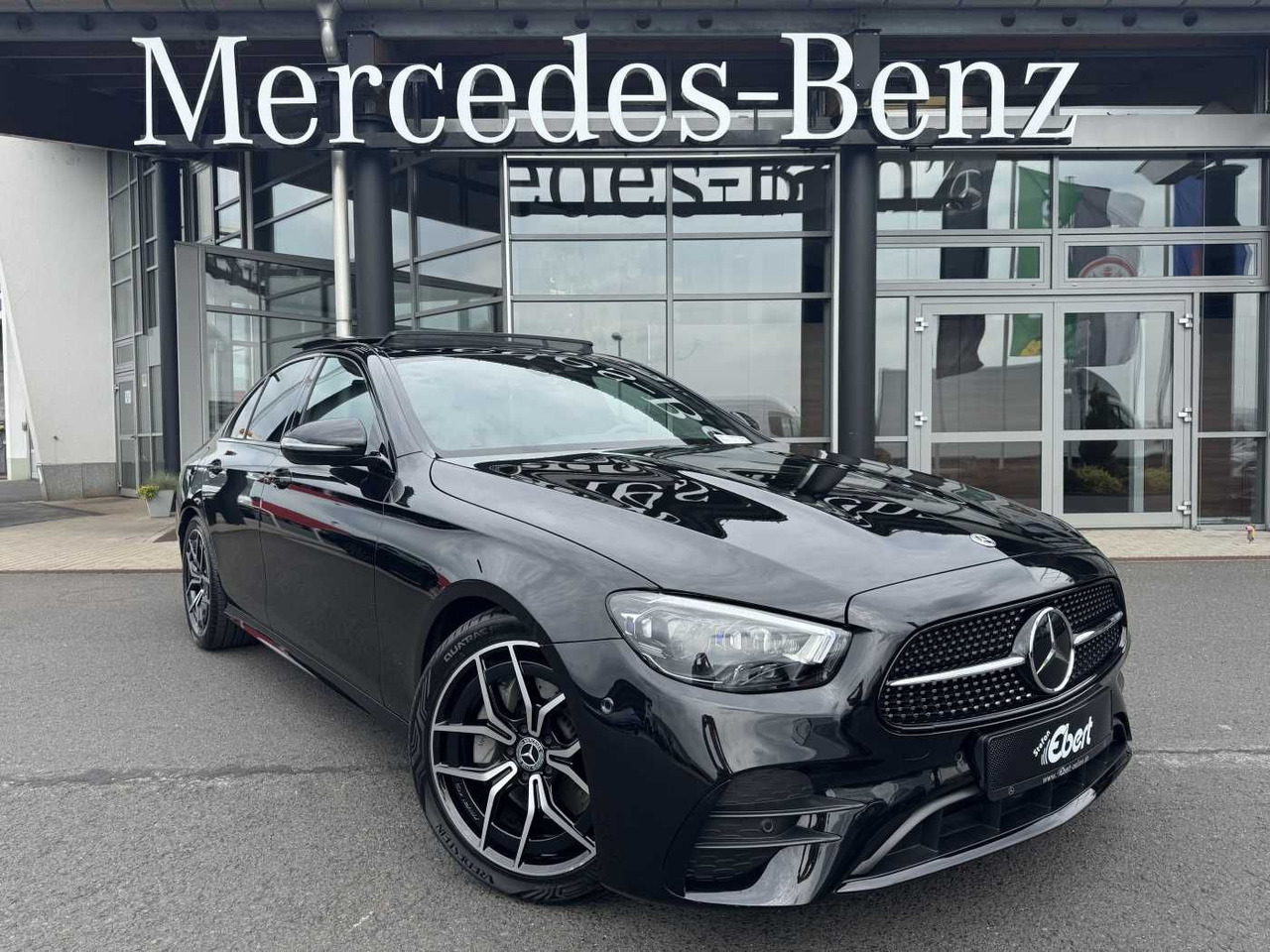 Mercedes-Benz E 220d AMG+Pano+Distr+Multibeam+RFK+Night - سيدان: صورة 1 Mercedes-Benz E 220d AMG+Pano+Distr+Multibeam+RFK+Night - سيدان: صورة 1