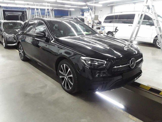 Mercedes-Benz E 300 T de 4M AMG+AHK+Distr+Burm+ R-Kamera+Carpl - سيارة: صورة 2 Mercedes-Benz E 300 T de 4M AMG+AHK+Distr+Burm+ R-Kamera+Carpl - سيارة: صورة 2