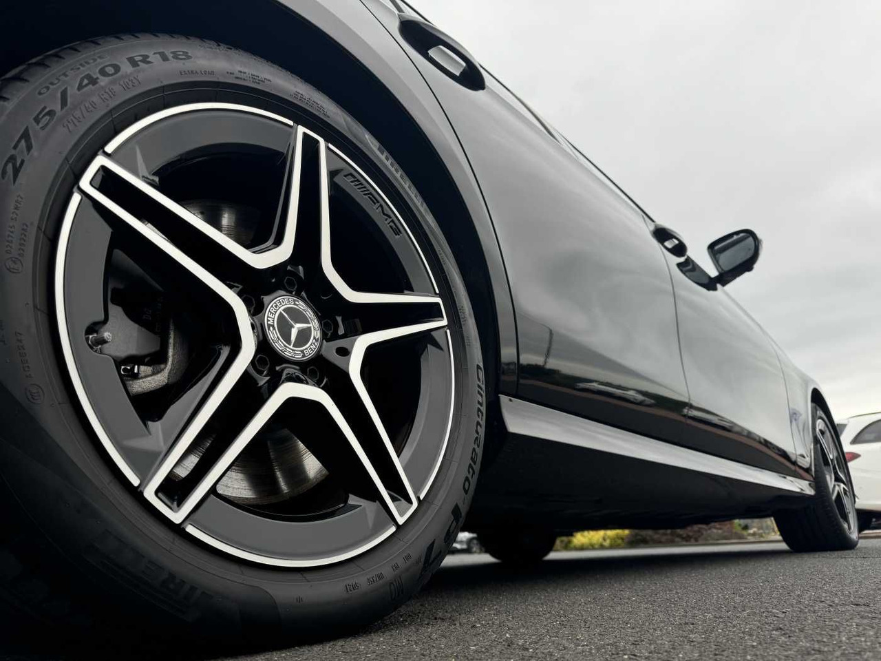 Mercedes-Benz E 300de T AMG+Pano+DistrPlus+Night +AHK+360+Ambi - سيارة: صورة 5 Mercedes-Benz E 300de T AMG+Pano+DistrPlus+Night +AHK+360+Ambi - سيارة: صورة 5