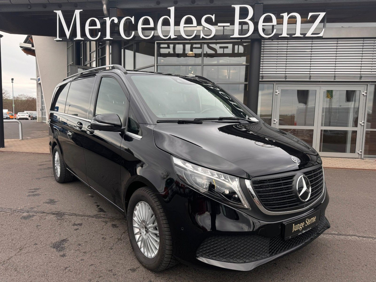 Mercedes-Benz EQV 300 AVANTGARDE 360Kamera DISTRONIC Leder - ميكروباص, فان كهربائية: صورة 1 Mercedes-Benz EQV 300 AVANTGARDE 360Kamera DISTRONIC Leder - ميكروباص, فان كهربائية: صورة 1