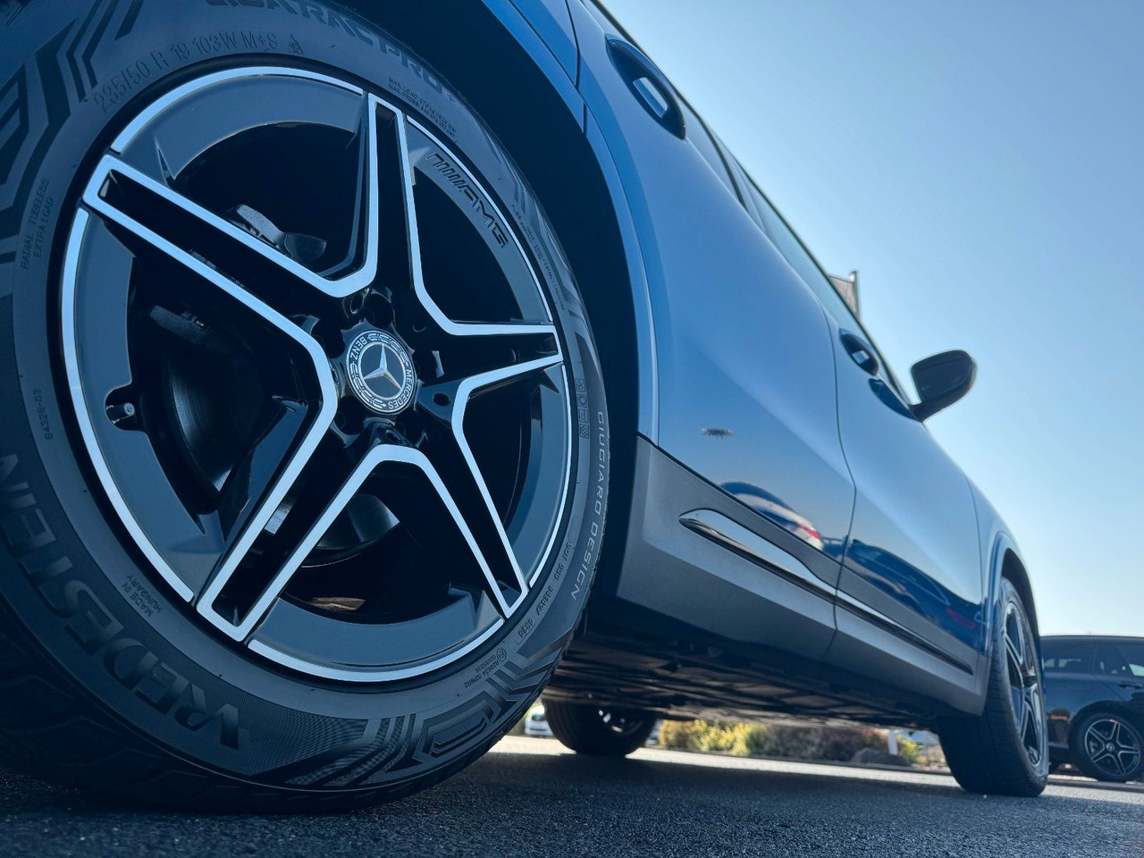 Mercedes-Benz GLA 200 AMG+PANO+DistrPlus+RFK+Night - سيارة دفع رباعي: صورة 5 Mercedes-Benz GLA 200 AMG+PANO+DistrPlus+RFK+Night - سيارة دفع رباعي: صورة 5