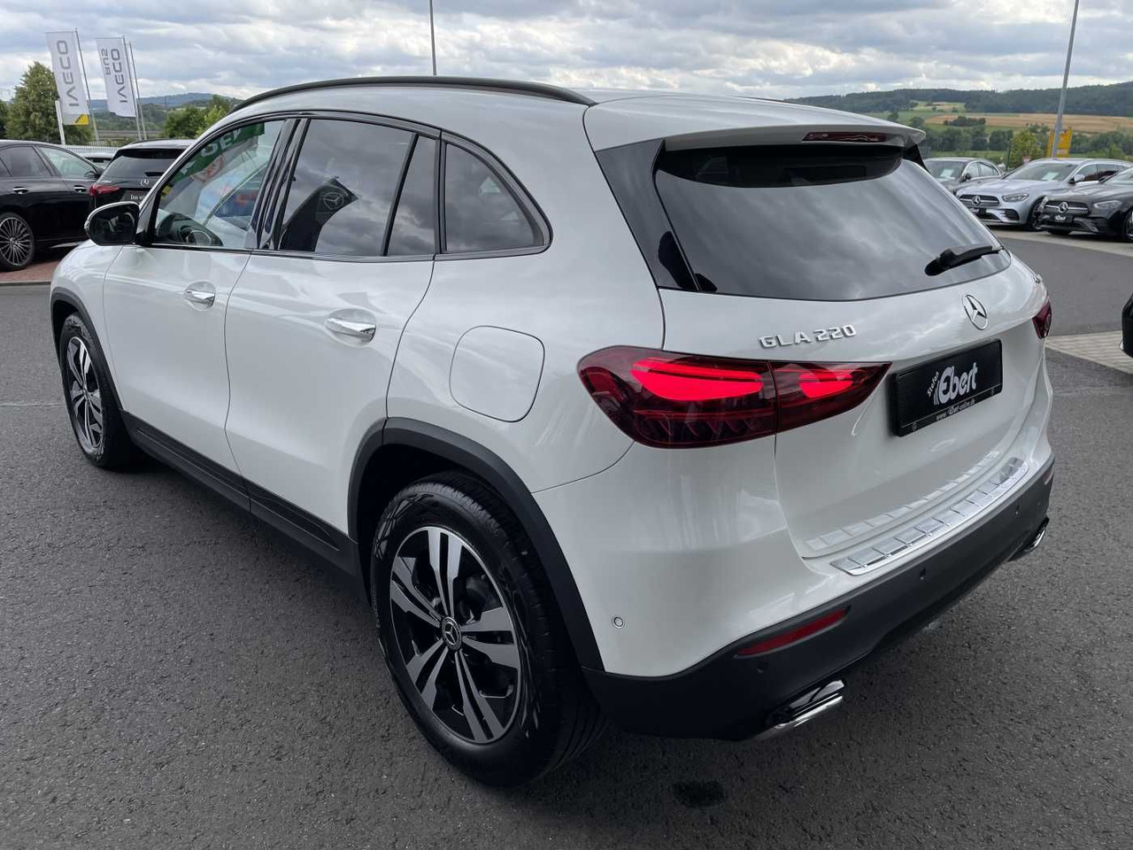 Mercedes-Benz GLA 220 4M 8G Progressive R-Kamera +Distr+Ambien - سيارة دفع رباعي: صورة 3 Mercedes-Benz GLA 220 4M 8G Progressive R-Kamera +Distr+Ambien - سيارة دفع رباعي: صورة 3