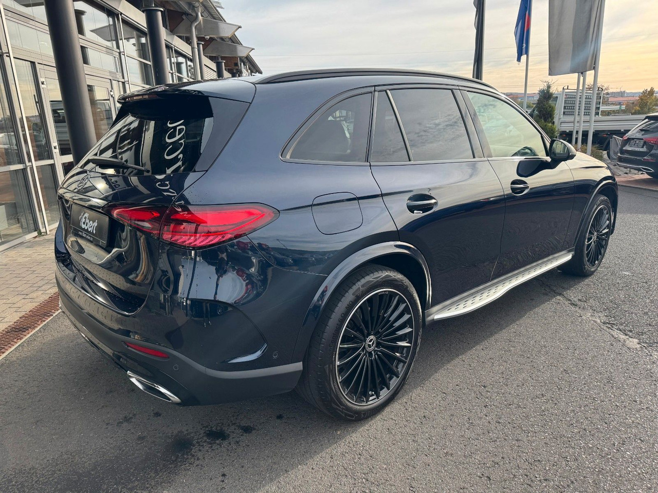 Mercedes-Benz GLC 300 4M+AMG+Pano+Burm+360+Memory - سيارة دفع رباعي: صورة 4 Mercedes-Benz GLC 300 4M+AMG+Pano+Burm+360+Memory - سيارة دفع رباعي: صورة 4