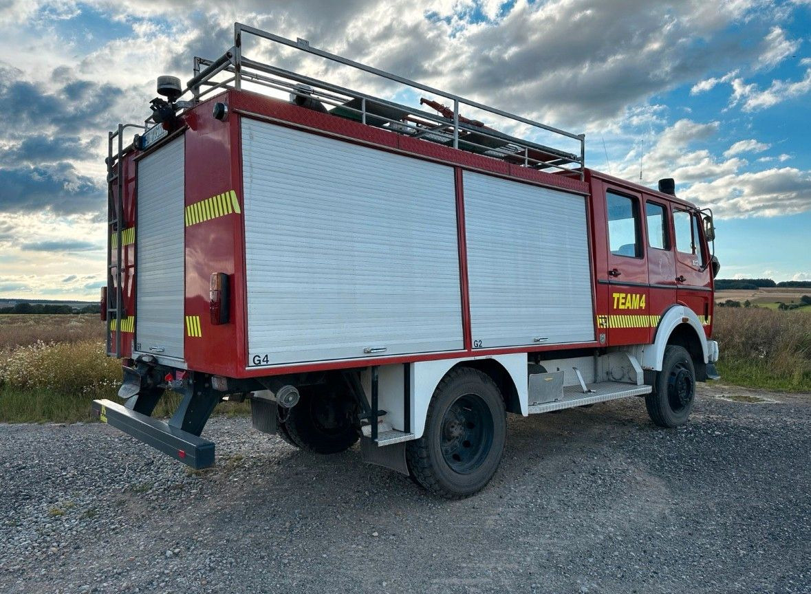 Mercedes-Benz Mercedes Benz 1017 AF ehem. Feuerwehrauto - سيارة إطفاء: صورة 2 Mercedes-Benz Mercedes Benz 1017 AF ehem. Feuerwehrauto - سيارة إطفاء: صورة 2