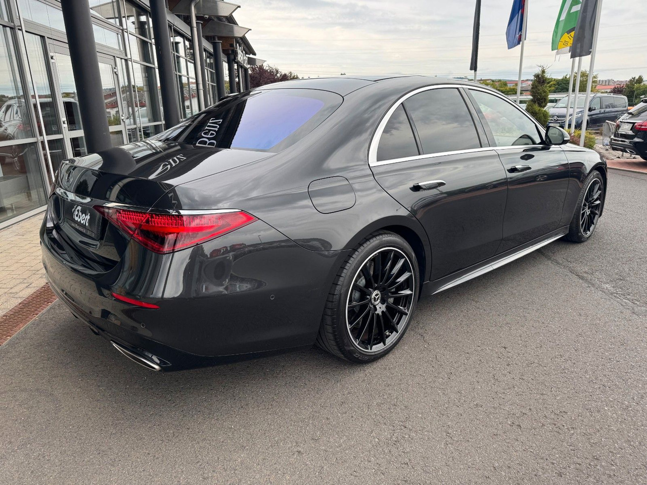 Mercedes-Benz S 580e AMG+Pano+Digital+Burm+3D+AirM+HUD+360+ - سيدان: صورة 4 Mercedes-Benz S 580e AMG+Pano+Digital+Burm+3D+AirM+HUD+360+ - سيدان: صورة 4