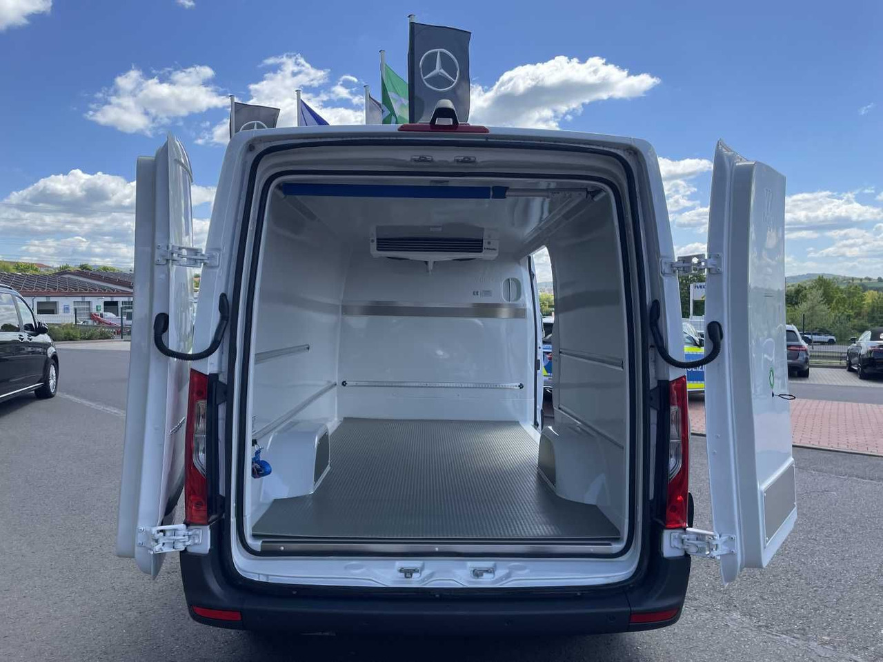 Mercedes-Benz Sprinter 315 CDI Frischdienst Fahr-/Standkühlung - شاحنة مُبرّدة للتوصيل: صورة 5 Mercedes-Benz Sprinter 315 CDI Frischdienst Fahr-/Standkühlung - شاحنة مُبرّدة للتوصيل: صورة 5