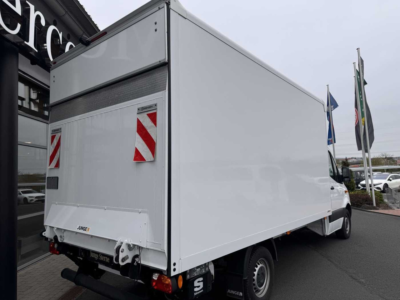 Mercedes-Benz Sprinter 317 CDI Koffer LBW Klima Kamera MBUX - شاحنة مغلقة الصندوق: صورة 4 Mercedes-Benz Sprinter 317 CDI Koffer LBW Klima Kamera MBUX - شاحنة مغلقة الصندوق: صورة 4