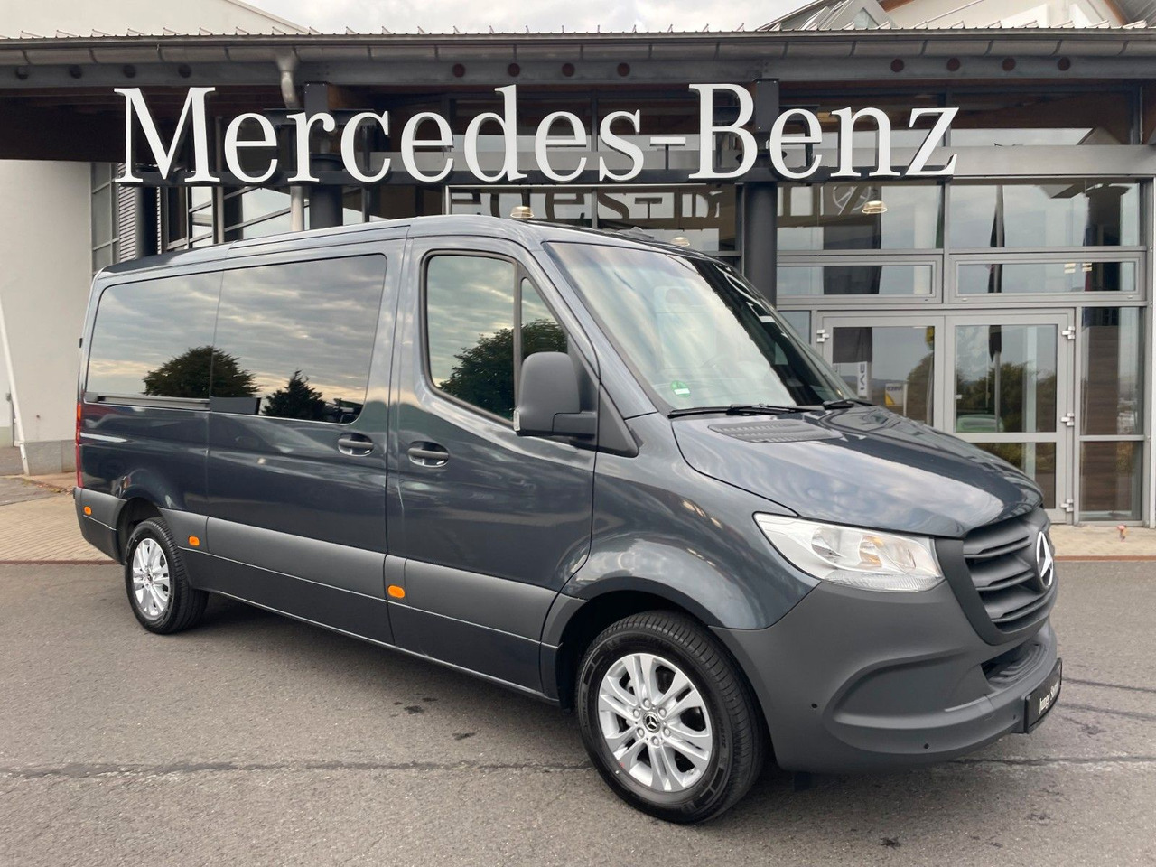 Mercedes-Benz Sprinter 317 CDI Tourer 3665 9G Kamera AHK3,5to - ميكروباص: صورة 1 Mercedes-Benz Sprinter 317 CDI Tourer 3665 9G Kamera AHK3,5to - ميكروباص: صورة 1