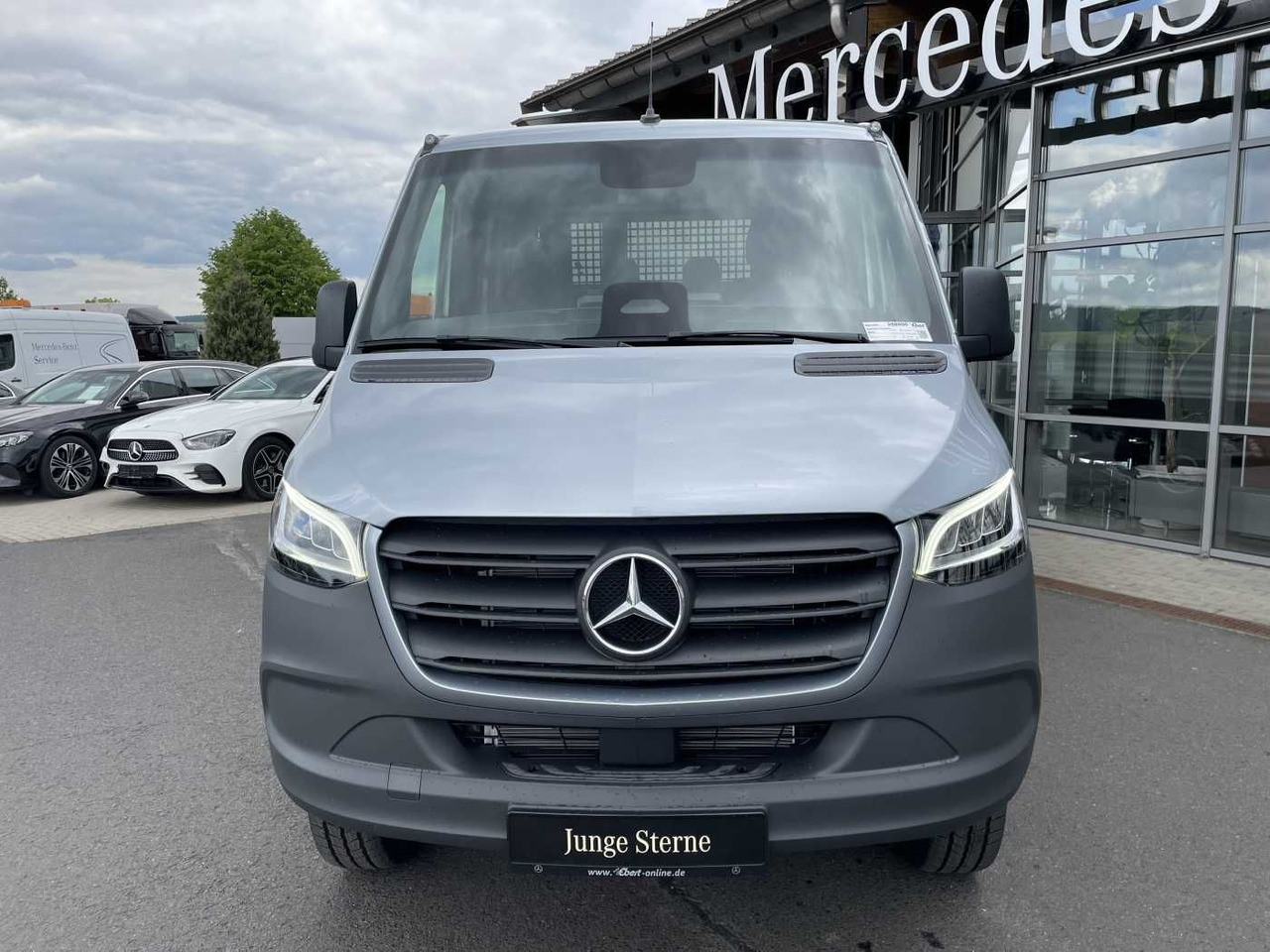 Mercedes-Benz Sprinter 319 CDI 4x4 DoKa Klima Stdheiz AHK LED - شاحنة ستارة جانبية: صورة 2 Mercedes-Benz Sprinter 319 CDI 4x4 DoKa Klima Stdheiz AHK LED - شاحنة ستارة جانبية: صورة 2