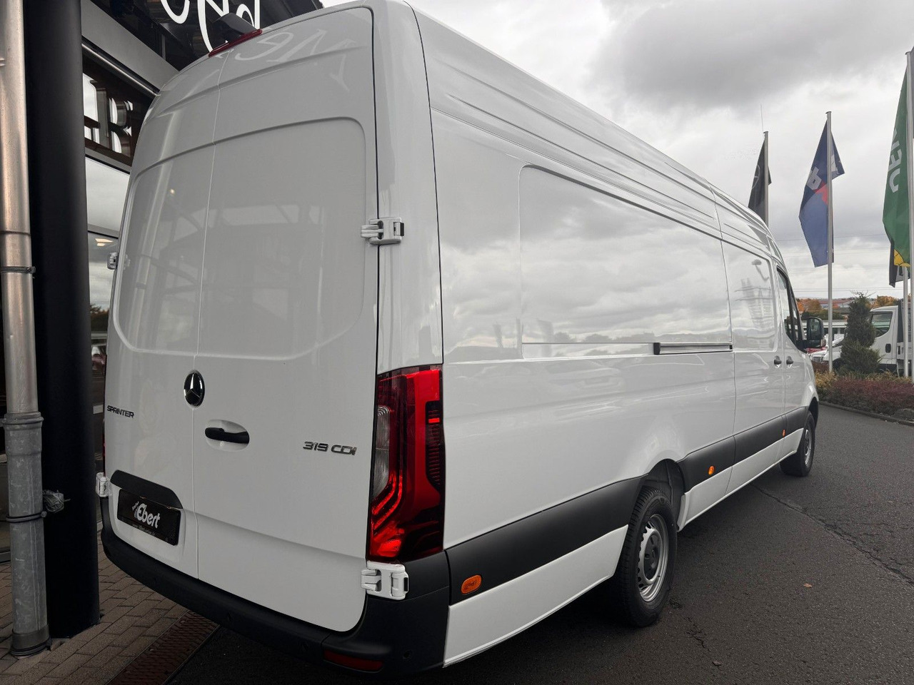 Mercedes-Benz Sprinter 319 CDI Extralang DISTRONIC Kamera LED - فان: صورة 4 Mercedes-Benz Sprinter 319 CDI Extralang DISTRONIC Kamera LED - فان: صورة 4
