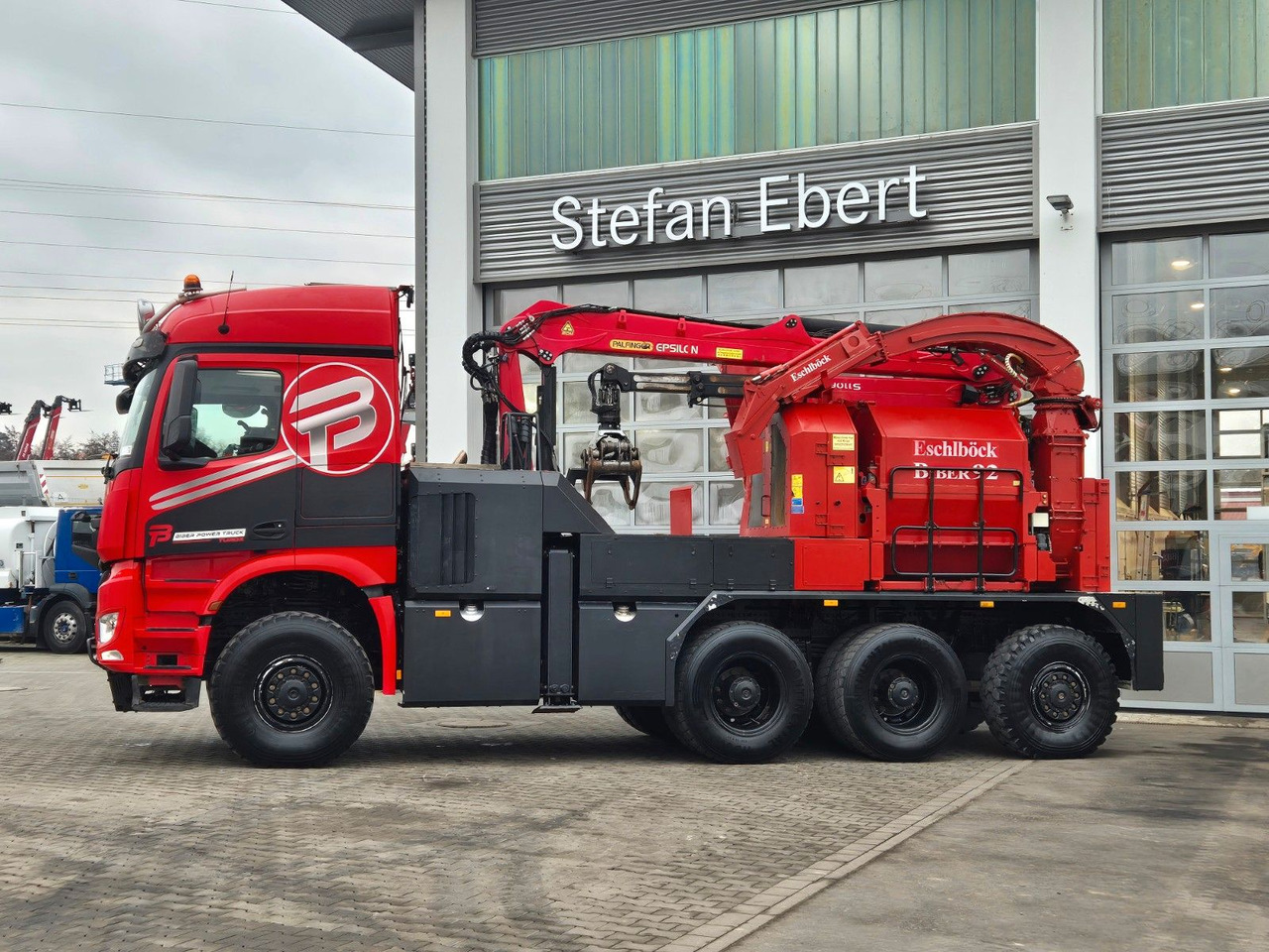 Mercedes-Benz TUROX 8x8 Eschlböck Biber 92 Holzhacker / 1.512h - شاحنة قطع الأشجار, شاحنة كرين: صورة 5 Mercedes-Benz TUROX 8x8 Eschlböck Biber 92 Holzhacker / 1.512h - شاحنة قطع الأشجار, شاحنة كرين: صورة 5
