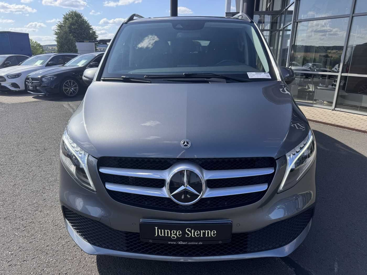 Mercedes-Benz V 220 d EDITION Liege-Paket AHK2,5 LED DAB MBUX - ميكروباص: صورة 2 Mercedes-Benz V 220 d EDITION Liege-Paket AHK2,5 LED DAB MBUX - ميكروباص: صورة 2