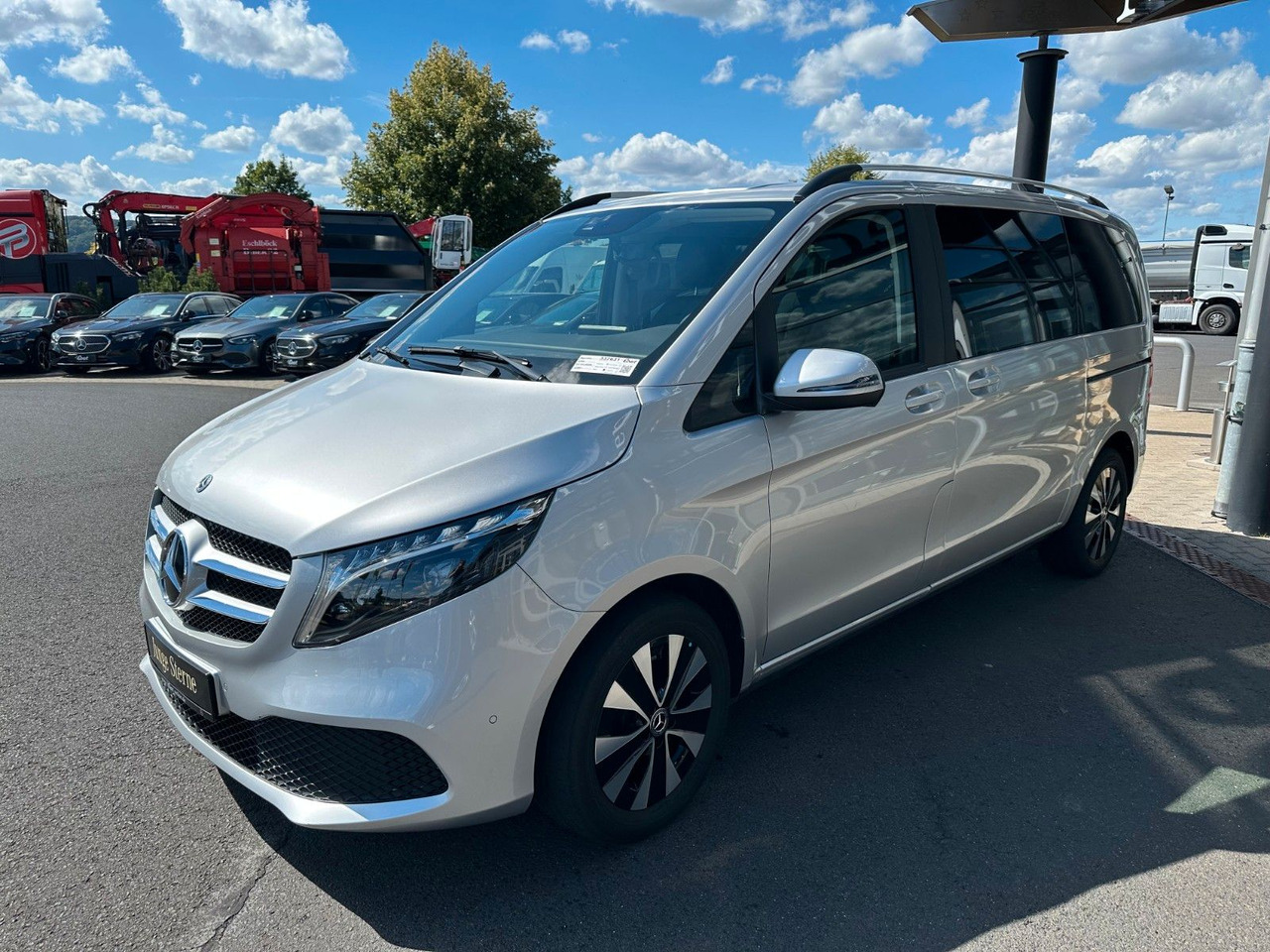 Mercedes-Benz V 250 EDITION 4MATIC Kompakt Liege-Paket AHK2,5t - ميكروباص: صورة 3 Mercedes-Benz V 250 EDITION 4MATIC Kompakt Liege-Paket AHK2,5t - ميكروباص: صورة 3