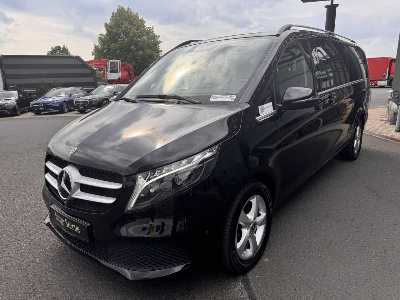 Mercedes-Benz V 300 d 4MATIC AVA 3430 AHK2,5 DISTRONIC 360 - سيارة: صورة 3 Mercedes-Benz V 300 d 4MATIC AVA 3430 AHK2,5 DISTRONIC 360 - سيارة: صورة 3
