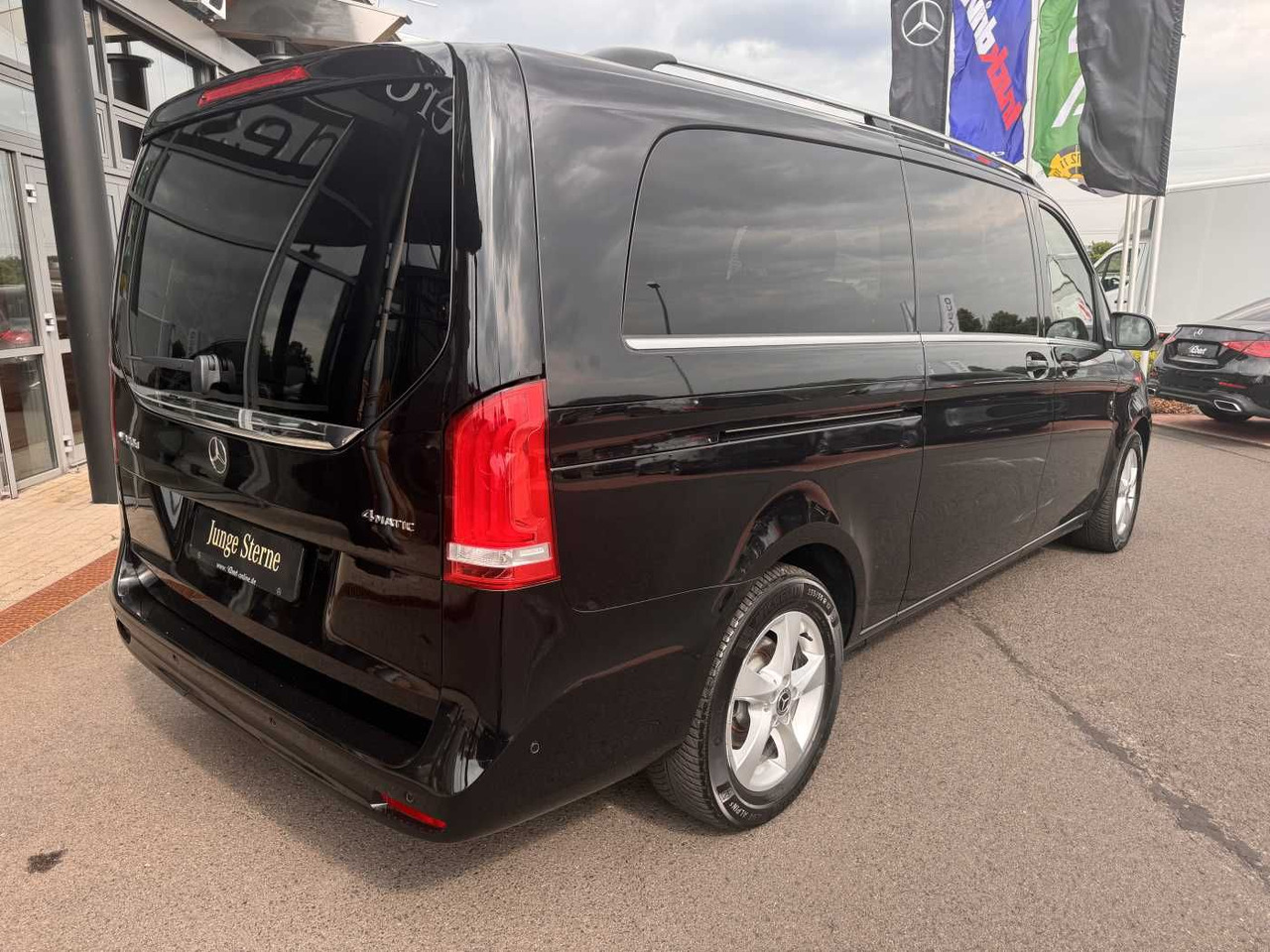Mercedes-Benz V 300 d 4MATIC AVA 3430 AHK2,5 DISTRONIC 360 - سيارة: صورة 4 Mercedes-Benz V 300 d 4MATIC AVA 3430 AHK2,5 DISTRONIC 360 - سيارة: صورة 4