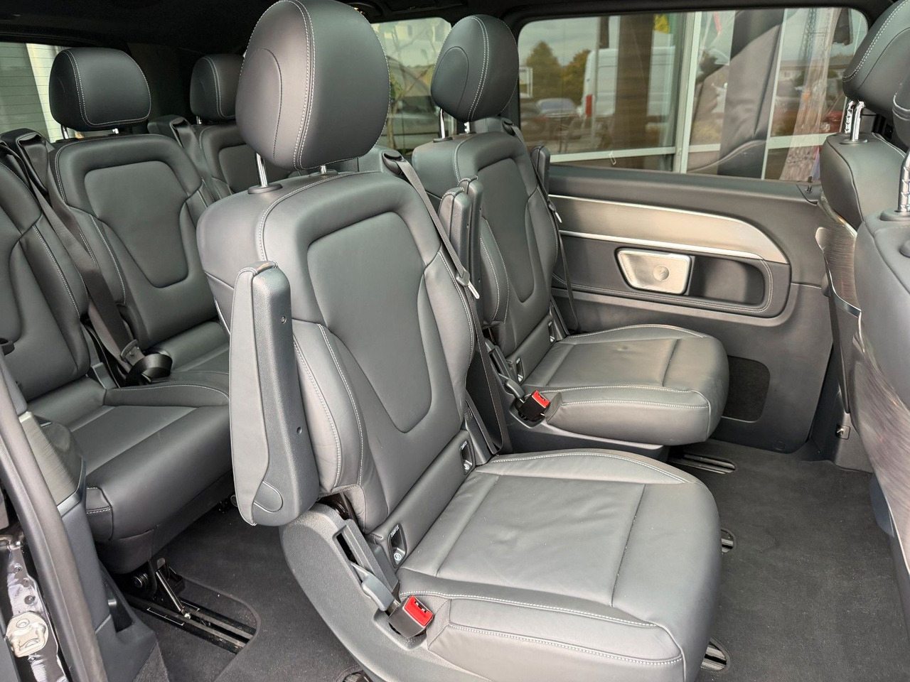 سيارة ستيشن Mercedes-Benz V 300 d 4MATIC EXCLUSIVE AMG Panorama Standheiz: صورة 9 سيارة ستيشن Mercedes-Benz V 300 d 4MATIC EXCLUSIVE AMG Panorama Standheiz: صورة 9