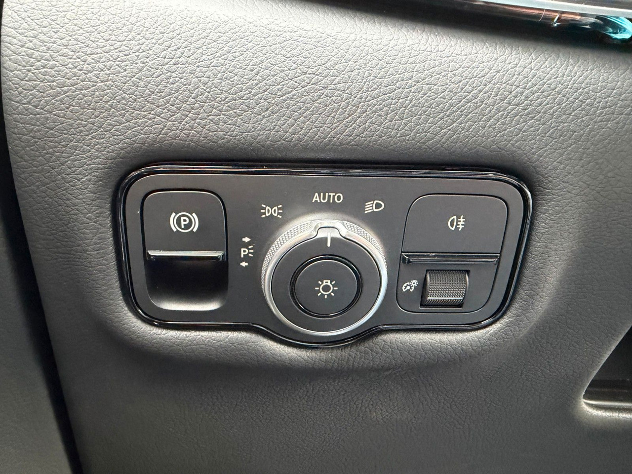 سيارة ستيشن Mercedes-Benz V 300 d 4MATIC EXCLUSIVE AMG Panorama Standheiz: صورة 23 سيارة ستيشن Mercedes-Benz V 300 d 4MATIC EXCLUSIVE AMG Panorama Standheiz: صورة 23