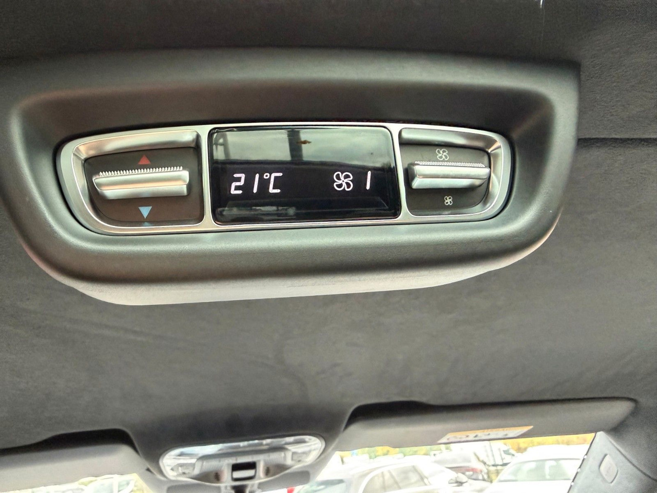 سيارة ستيشن Mercedes-Benz V 300 d 4MATIC EXCLUSIVE AMG Panorama Standheiz: صورة 25 سيارة ستيشن Mercedes-Benz V 300 d 4MATIC EXCLUSIVE AMG Panorama Standheiz: صورة 25