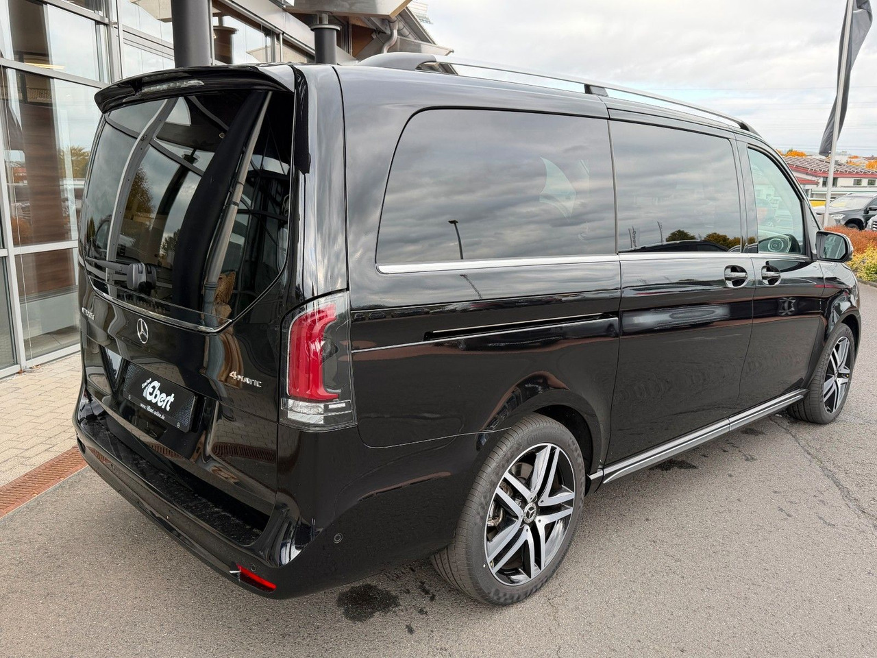 Mercedes-Benz V 300 d 4MATIC EXCLUSIVE Luxus-Sitze AHK2,5to - سيارة ستيشن: صورة 4 Mercedes-Benz V 300 d 4MATIC EXCLUSIVE Luxus-Sitze AHK2,5to - سيارة ستيشن: صورة 4