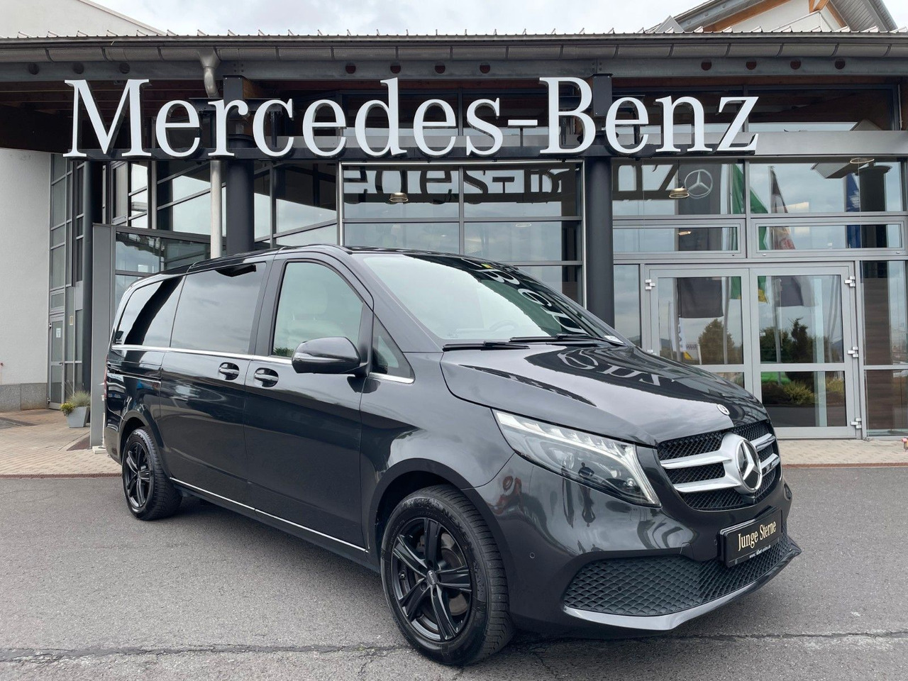 Mercedes-Benz V 300 d AVA ED 4MATIC Sitzklima Burmester 6Sitze - سيارة ستيشن: صورة 1 Mercedes-Benz V 300 d AVA ED 4MATIC Sitzklima Burmester 6Sitze - سيارة ستيشن: صورة 1