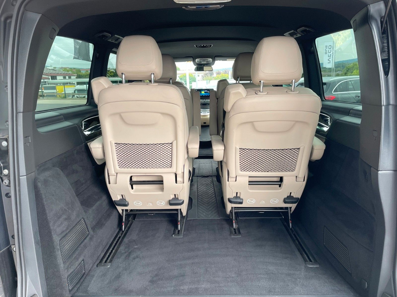 Mercedes-Benz V 300 d AVA ED 4MATIC Sitzklima Burmester 6Sitze - ميكروباص: صورة 5 Mercedes-Benz V 300 d AVA ED 4MATIC Sitzklima Burmester 6Sitze - ميكروباص: صورة 5