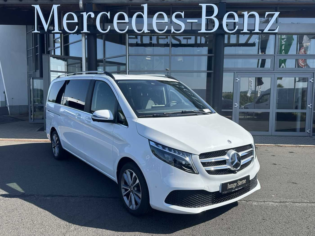 Mercedes-Benz V 300 d AVA ED 6Sitze Burmester 360Kamera el Tür - سيارة: صورة 1 Mercedes-Benz V 300 d AVA ED 6Sitze Burmester 360Kamera el Tür - سيارة: صورة 1