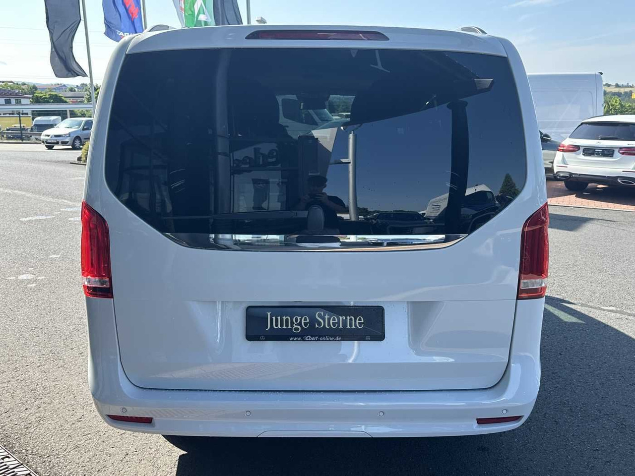 Mercedes-Benz V 300 d AVA ED 6Sitze Burmester 360Kamera el Tür - سيارة: صورة 5 Mercedes-Benz V 300 d AVA ED 6Sitze Burmester 360Kamera el Tür - سيارة: صورة 5