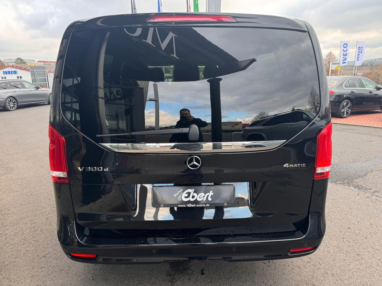 Mercedes-Benz V 300 d AVA Extralang 4MATIC AHK Stdh DISTRONIC - سيارة ستيشن: صورة 5 Mercedes-Benz V 300 d AVA Extralang 4MATIC AHK Stdh DISTRONIC - سيارة ستيشن: صورة 5