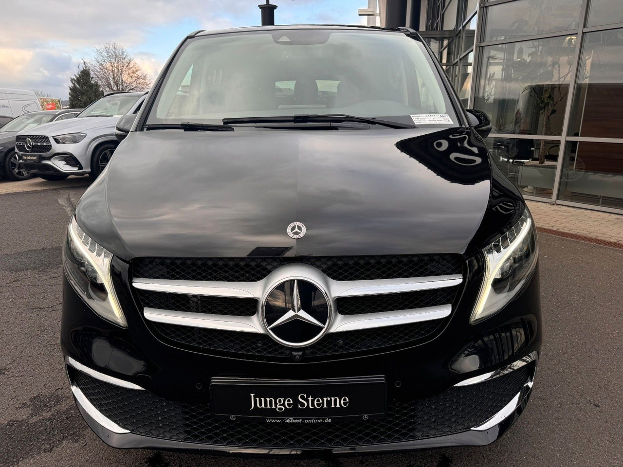 Mercedes-Benz V 300 d AVA Extralang 4MATIC AHK Stdh DISTRONIC - سيارة ستيشن: صورة 2 Mercedes-Benz V 300 d AVA Extralang 4MATIC AHK Stdh DISTRONIC - سيارة ستيشن: صورة 2