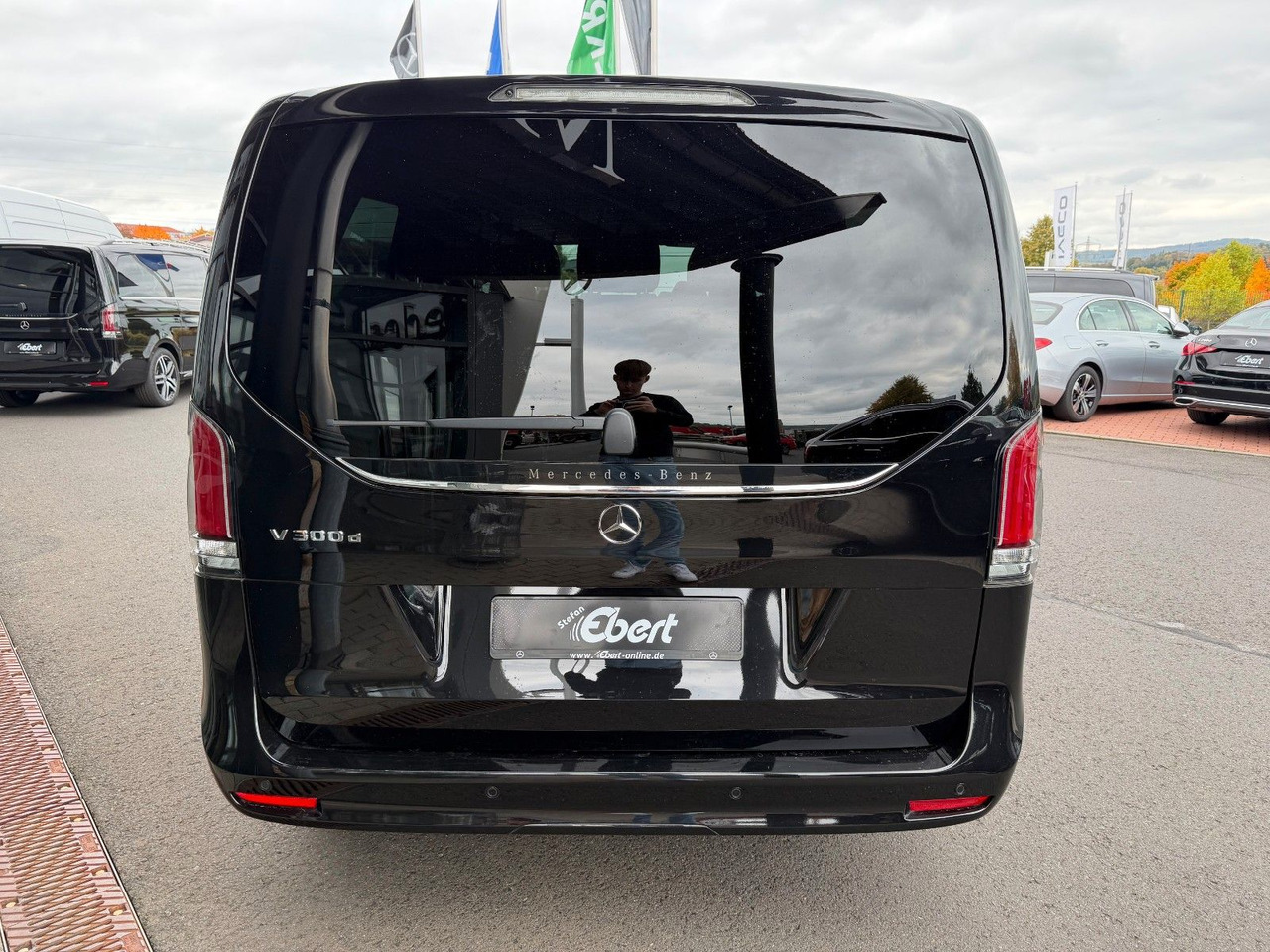 Mercedes-Benz V 300 d AVANTGARDE Extralang 360Kamera Standh - سيارة ستيشن: صورة 5 Mercedes-Benz V 300 d AVANTGARDE Extralang 360Kamera Standh - سيارة ستيشن: صورة 5