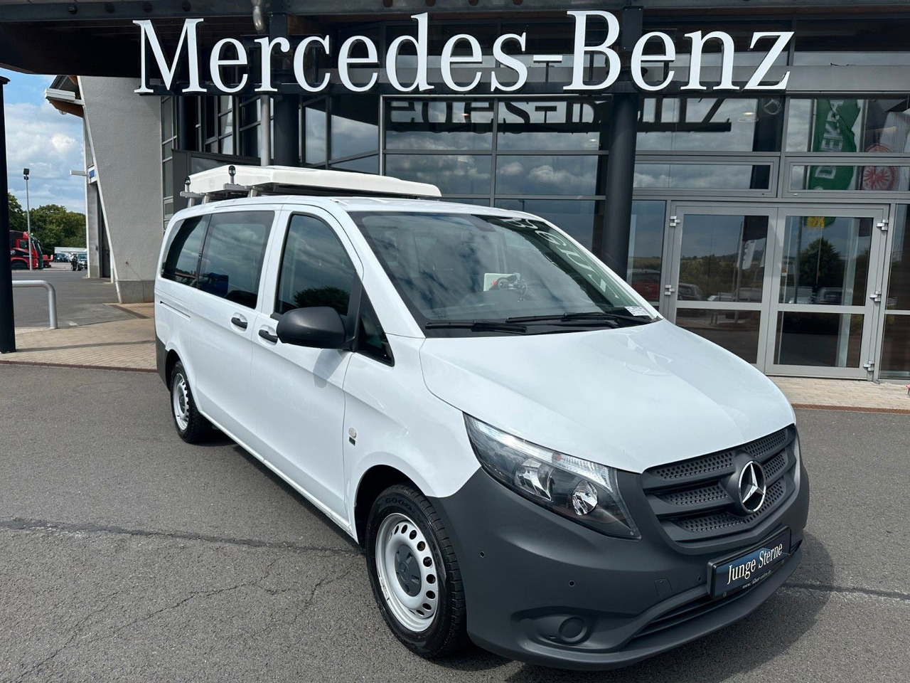 Mercedes-Benz Vito 111 CDI Tourer Begleitfahrzeug BF3+ / WVZ - فان: صورة 2 Mercedes-Benz Vito 111 CDI Tourer Begleitfahrzeug BF3+ / WVZ - فان: صورة 2