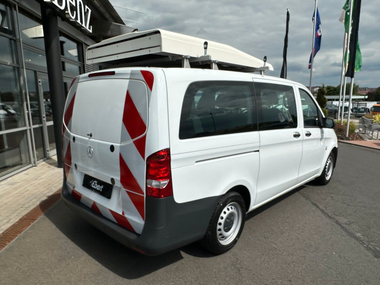Mercedes-Benz Vito 111 CDI Tourer Begleitfahrzeug BF3+ / WVZ - فان: صورة 5 Mercedes-Benz Vito 111 CDI Tourer Begleitfahrzeug BF3+ / WVZ - فان: صورة 5