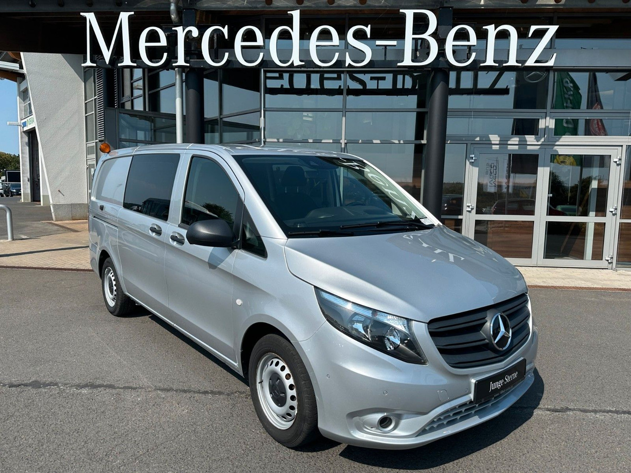 Mercedes-Benz Vito 114 CDI Mixto Regal AHK Klima PARKTRONIC - ميكروباص: صورة 1 Mercedes-Benz Vito 114 CDI Mixto Regal AHK Klima PARKTRONIC - ميكروباص: صورة 1