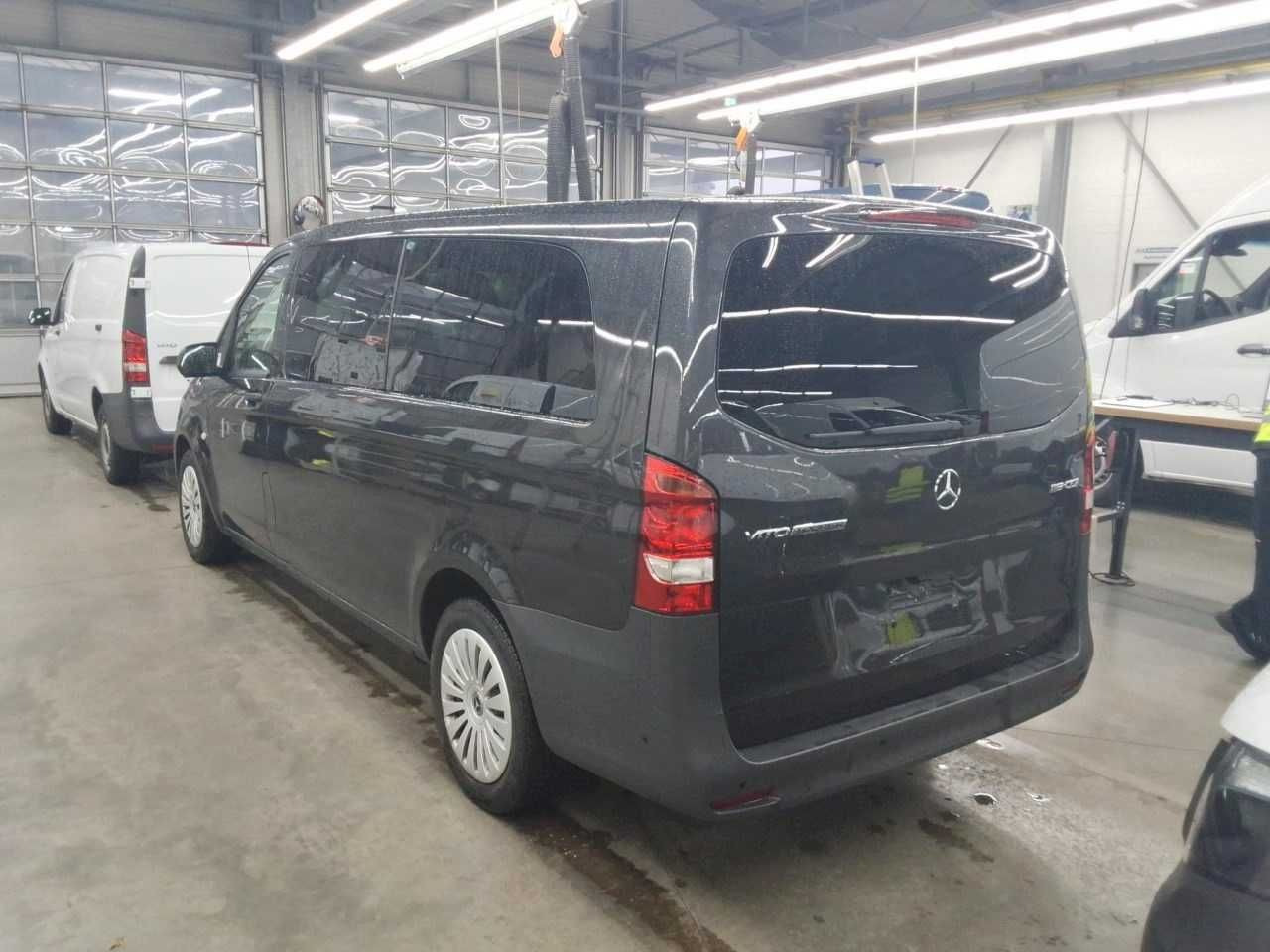 Mercedes-Benz Vito 116 CDI Tourer 2xKlima AHK Kamera Audio40 - سيارة: صورة 4 Mercedes-Benz Vito 116 CDI Tourer 2xKlima AHK Kamera Audio40 - سيارة: صورة 4