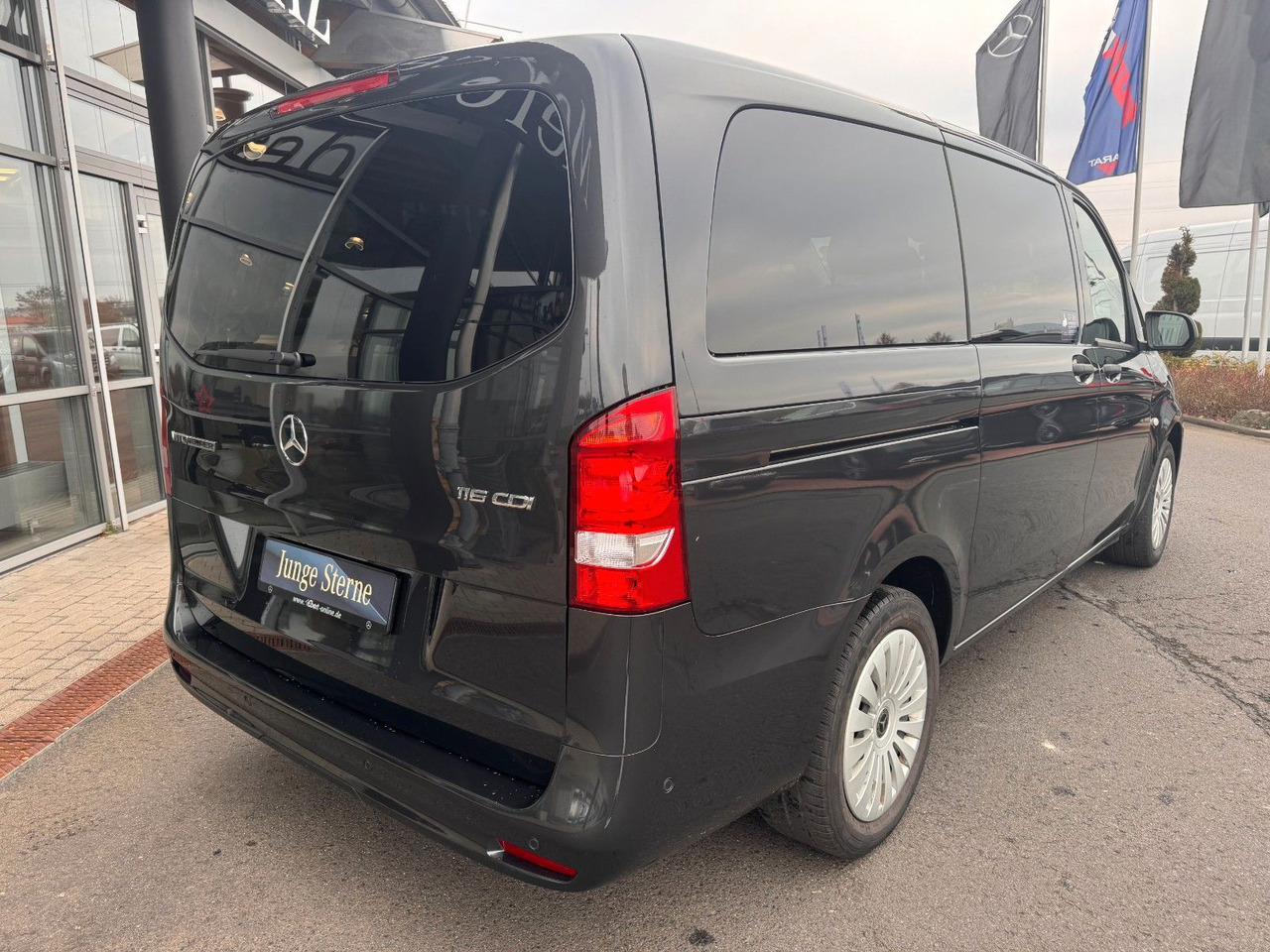 Mercedes-Benz Vito 116 CDI Tourer Kamera MBUX 2xKlima - ميكروباص: صورة 4 Mercedes-Benz Vito 116 CDI Tourer Kamera MBUX 2xKlima - ميكروباص: صورة 4
