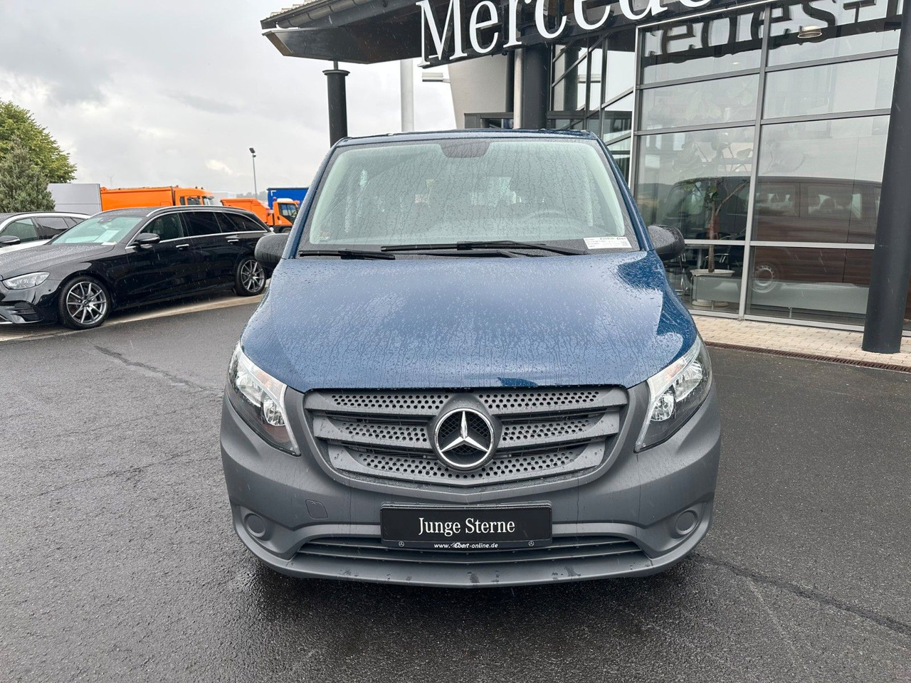Mercedes-Benz Vito 119 CDI Tourer 3200 Klima AHK Tempomat - ميكروباص: صورة 2 Mercedes-Benz Vito 119 CDI Tourer 3200 Klima AHK Tempomat - ميكروباص: صورة 2