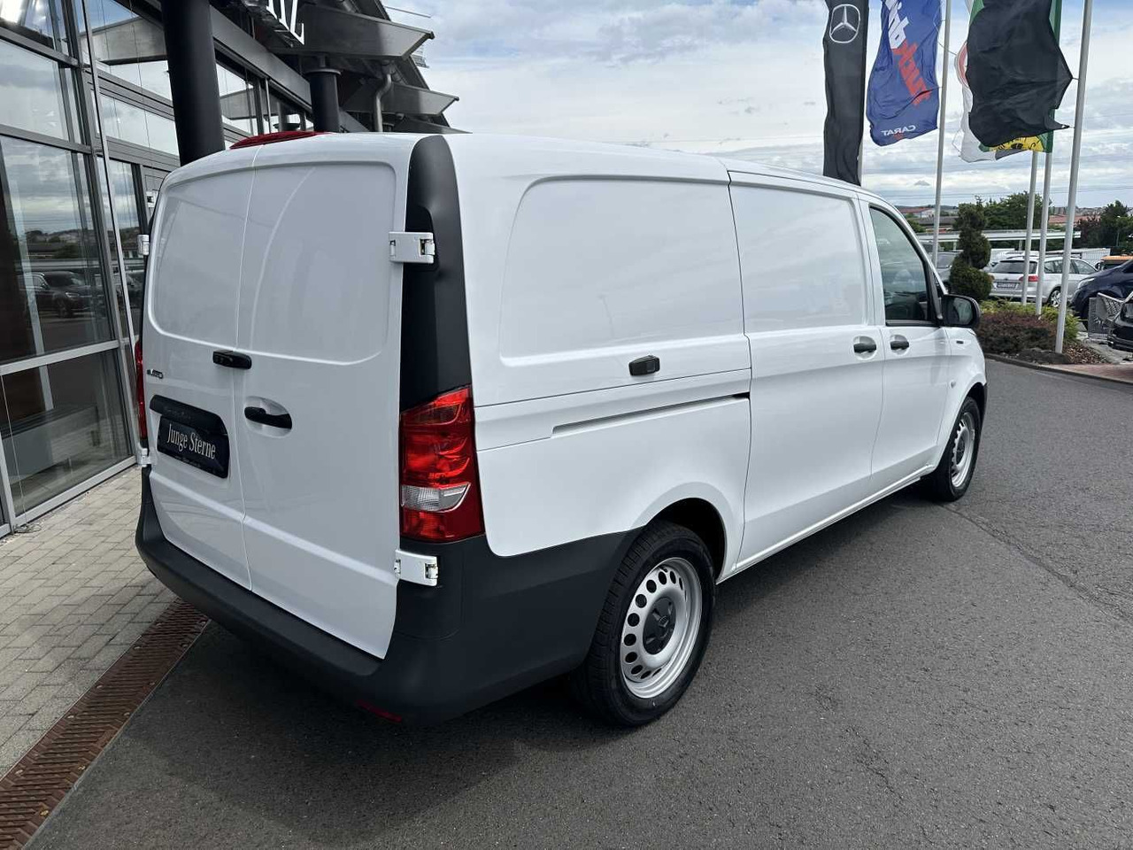 Mercedes-Benz eVito 112 Klima Kamera Navi SHZ Tempomat - فان المدمجة, فان كهربائية: صورة 4 Mercedes-Benz eVito 112 Klima Kamera Navi SHZ Tempomat - فان المدمجة, فان كهربائية: صورة 4
