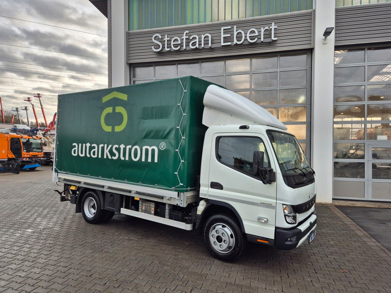 Mitsubishi Canter 7C15 LBW Klima Navi Kamera AHK - شاحنة ستارة جانبية: صورة 4 Mitsubishi Canter 7C15 LBW Klima Navi Kamera AHK - شاحنة ستارة جانبية: صورة 4