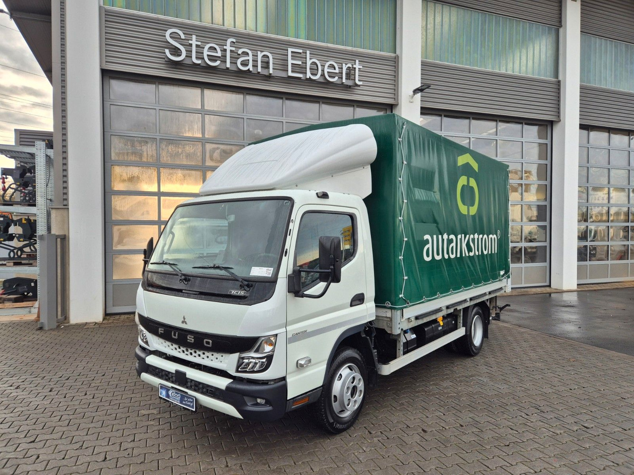 Mitsubishi Canter 7C15 LBW Klima Navi Kamera AHK - شاحنة ستارة جانبية: صورة 1 Mitsubishi Canter 7C15 LBW Klima Navi Kamera AHK - شاحنة ستارة جانبية: صورة 1