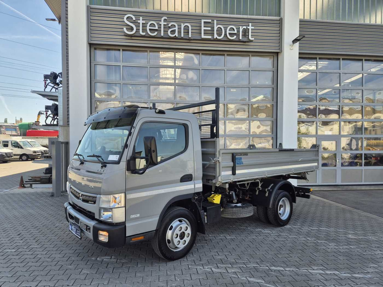 Mitsubishi Fuso Canter 7C18 4x2 Meiller-Kipper Klima AHK - قلاب صغير: صورة 4 Mitsubishi Fuso Canter 7C18 4x2 Meiller-Kipper Klima AHK - قلاب صغير: صورة 4
