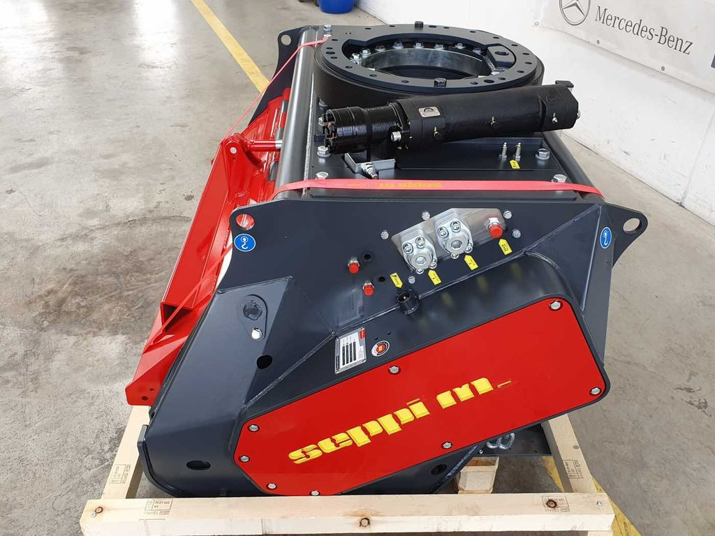 Seppi M. BMS 125 / 13-30t Forstmulcher Drehmotor - ماكينات قطع الحشائش الغابات: صورة 4 Seppi M. BMS 125 / 13-30t Forstmulcher Drehmotor - ماكينات قطع الحشائش الغابات: صورة 4