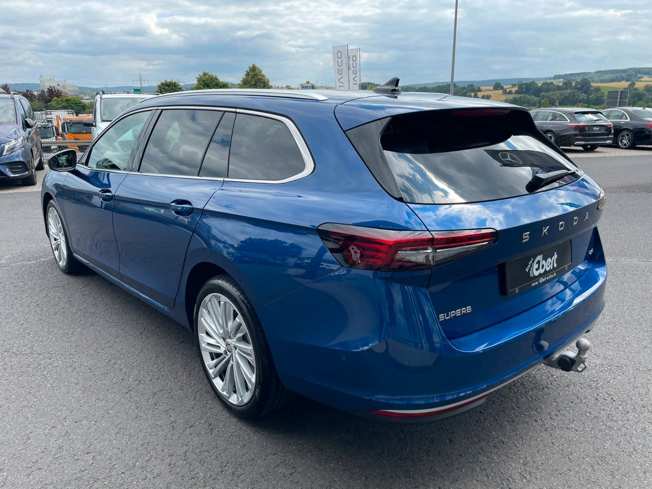 Skoda Superb Combi 2.0 TDI 4x4 L&K HUD+360°+AHK+Pano - سيارة ستيشن: صورة 3 Skoda Superb Combi 2.0 TDI 4x4 L&K HUD+360°+AHK+Pano - سيارة ستيشن: صورة 3