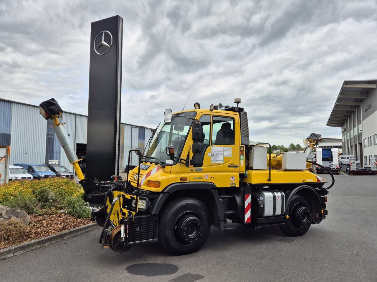 Unimog U400 4x4 Zweiwege ZAGRO 800t/52 Achsen Funk - شاحنة: صورة 2 Unimog U400 4x4 Zweiwege ZAGRO 800t/52 Achsen Funk - شاحنة: صورة 2