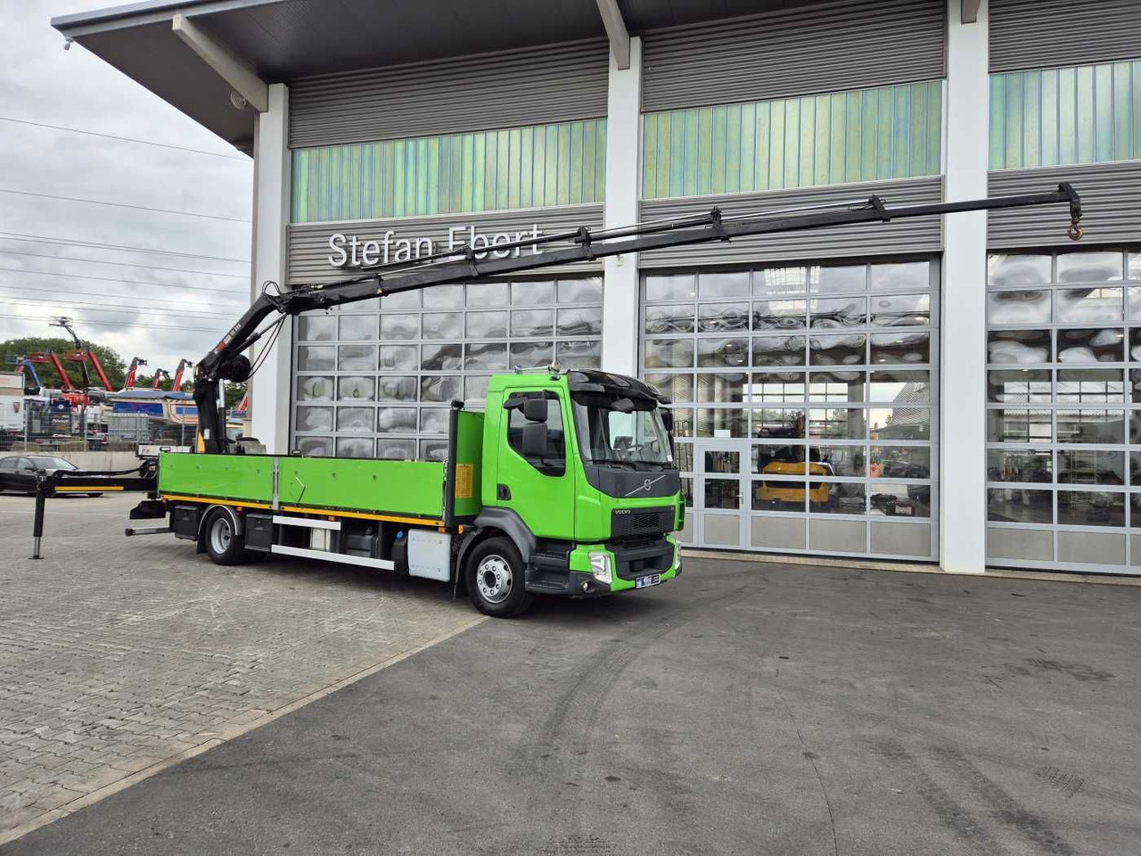 Volvo FL 42 R Kran Hiab XS 088 Funk bis 14 m! Kamera - شاحنة كرين: صورة 1 Volvo FL 42 R Kran Hiab XS 088 Funk bis 14 m! Kamera - شاحنة كرين: صورة 1