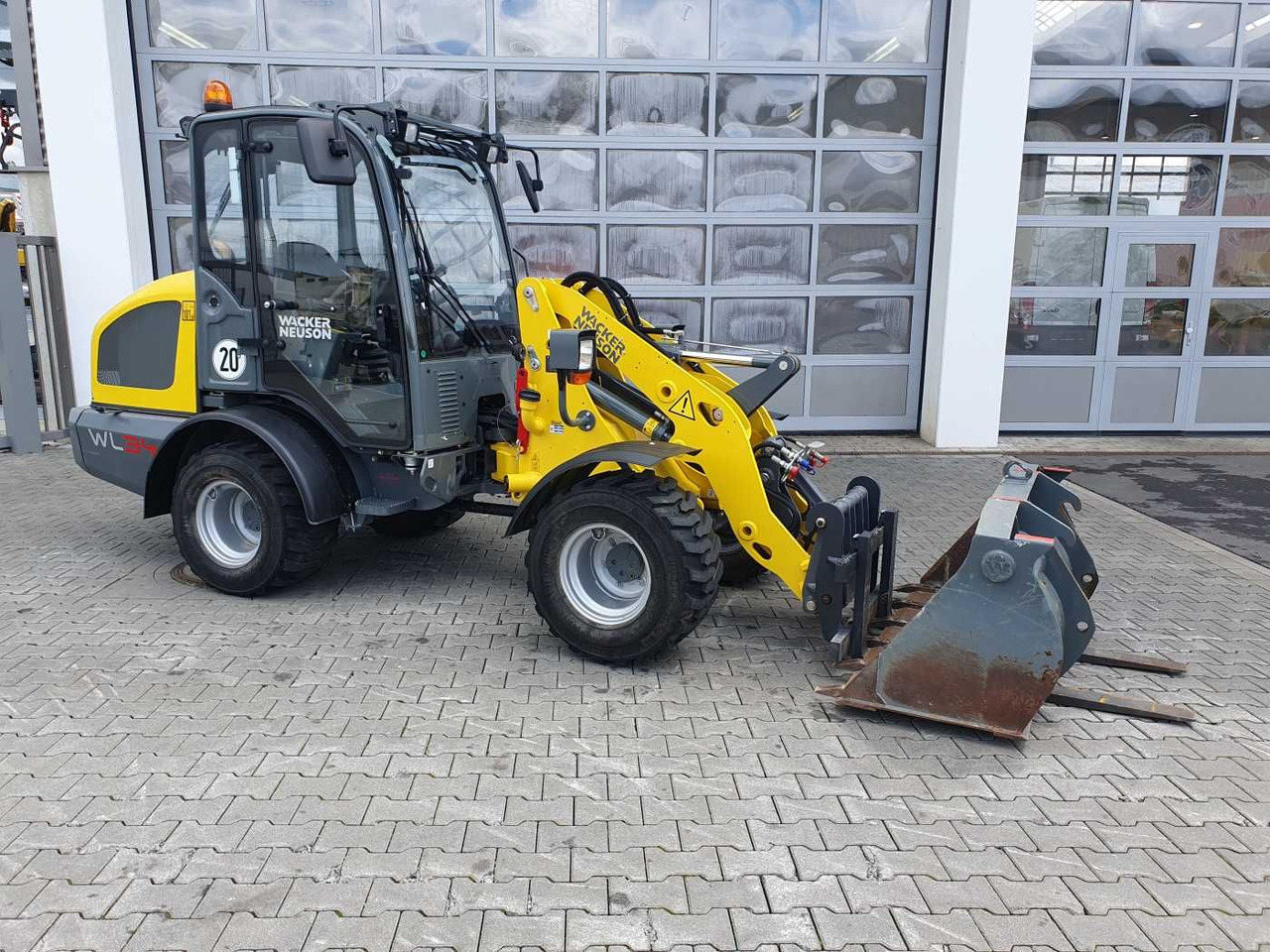 Wacker WL34 (RL40) / Schaufel + Gabel / nur 743h / 62PS - اللودر بعجل: صورة 2 Wacker WL34 (RL40) / Schaufel + Gabel / nur 743h / 62PS - اللودر بعجل: صورة 2