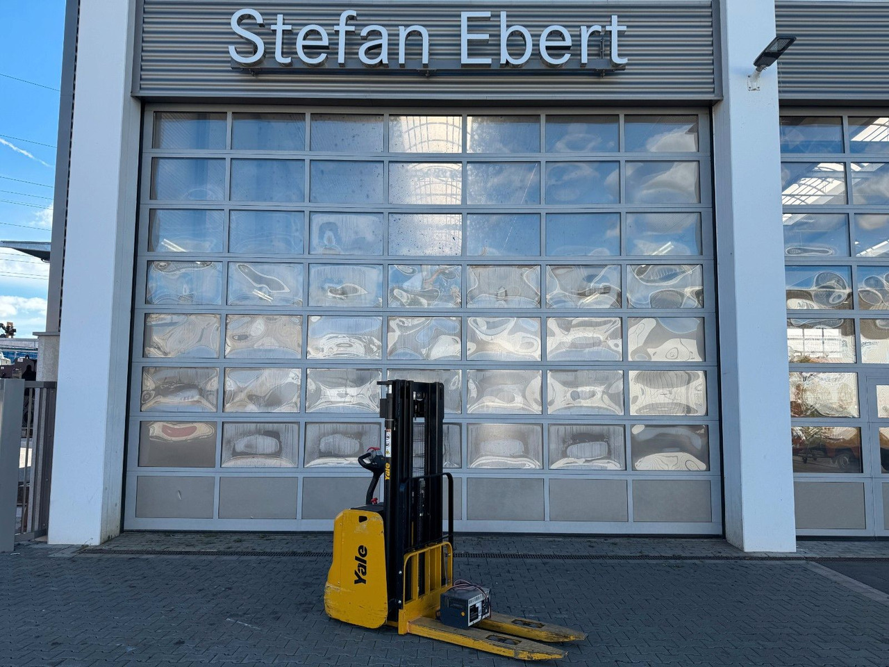 Yale MS 12 AC / Triplex: 4m! / nur 180h! / 2014 - آلة التكديس: صورة 1 Yale MS 12 AC / Triplex: 4m! / nur 180h! / 2014 - آلة التكديس: صورة 1