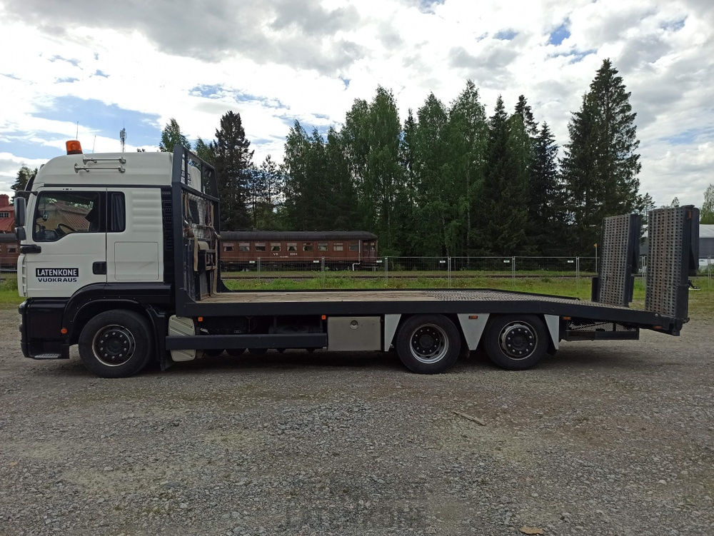 MAN TGA 6x2 koneenkuljetusauto - شاحنة نقل سيارات شاحنة: صورة 4 MAN TGA 6x2 koneenkuljetusauto - شاحنة نقل سيارات شاحنة: صورة 4