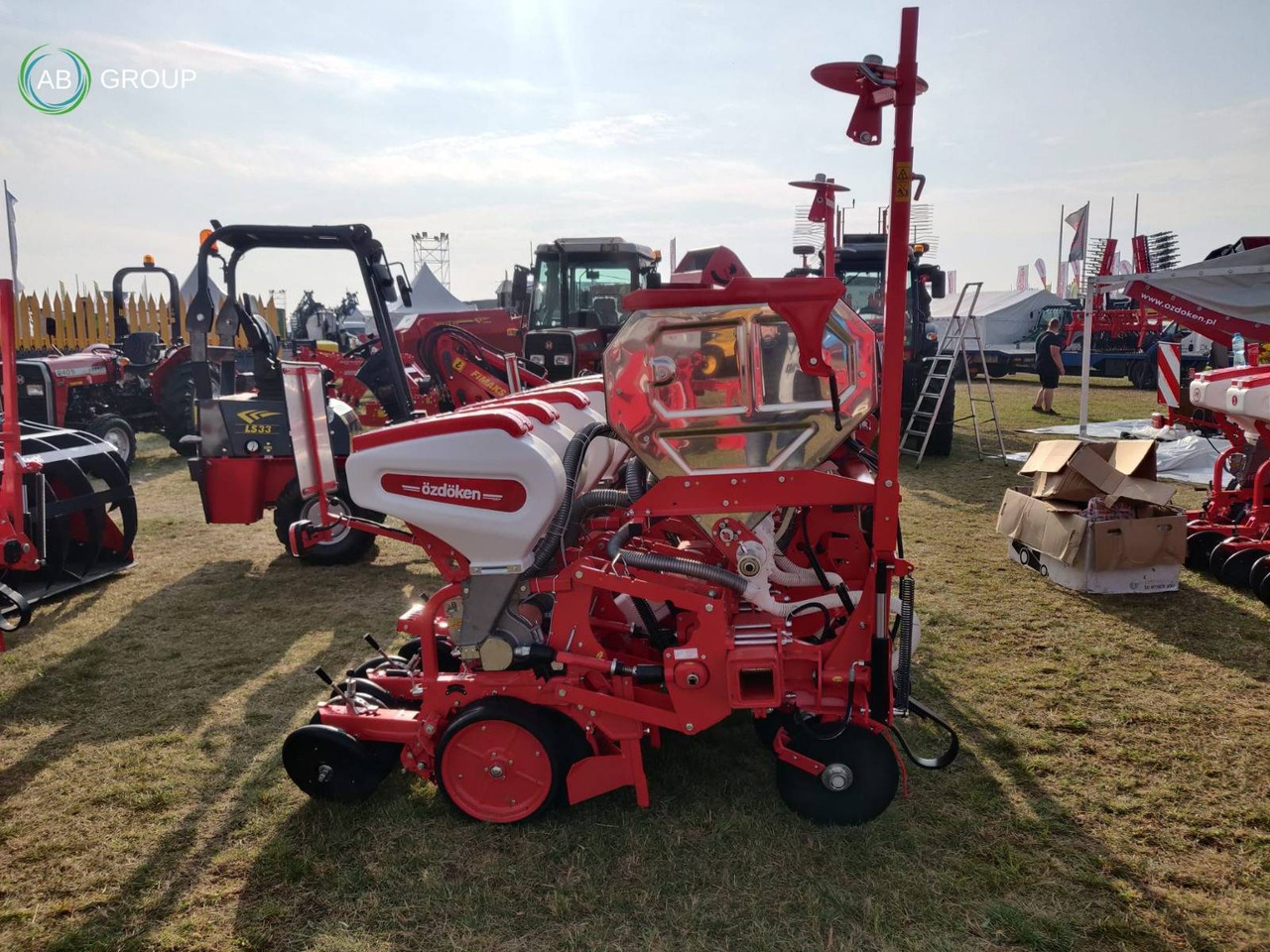 6-row maize seeder VPYT-DG306 on a semi-telescopic frame with deep fertilization - آلة نثر البذور الدقيقة: صورة 3 6-row maize seeder VPYT-DG306 on a semi-telescopic frame with deep fertilization - آلة نثر البذور الدقيقة: صورة 3